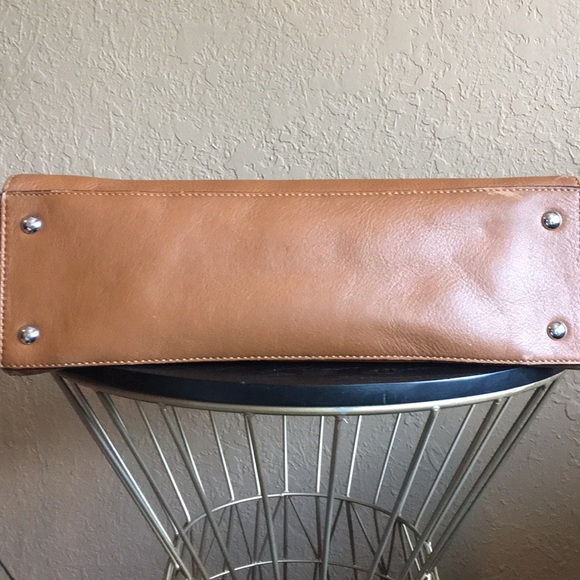 Michael Kors Large Leather Hamilton Bag - Picture 6 of 8